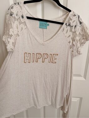 Judith March Cream Short Sleeve Lace 'Hippie' V-Neck Tee